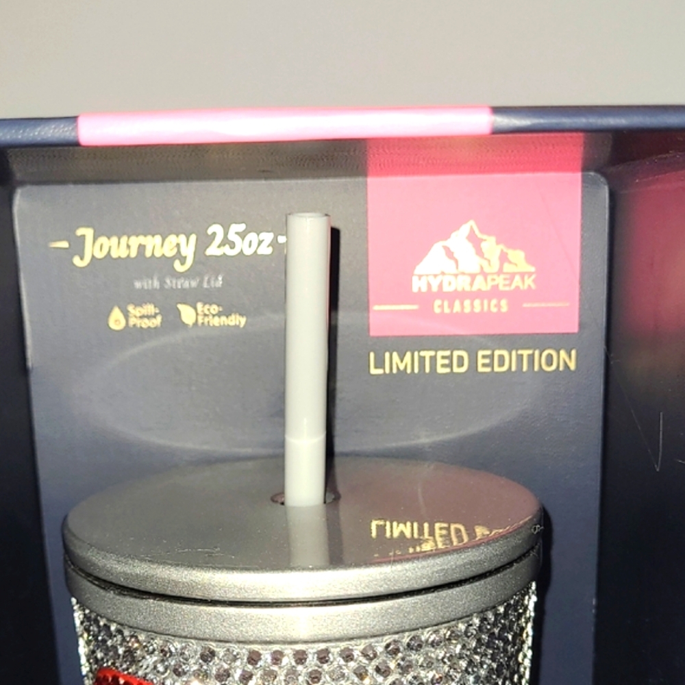 Hydrapeak Limited Edition Strawberry Tumbler - Picture 3 of 5